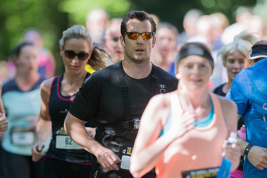 Él puede correr con los mejores de ellos.  8 datos que no sabías sobre Henry Cavill |  Zestradar